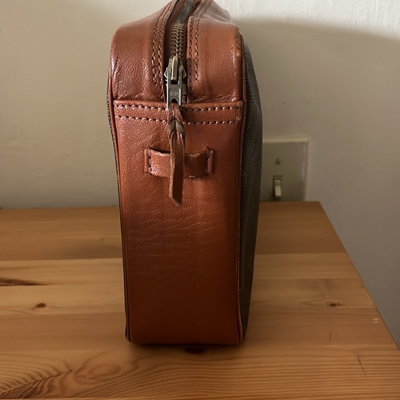 Vintage Louis Vuitton rectangular crossbody, strap missing, zipper separation - Picture 5 of 15